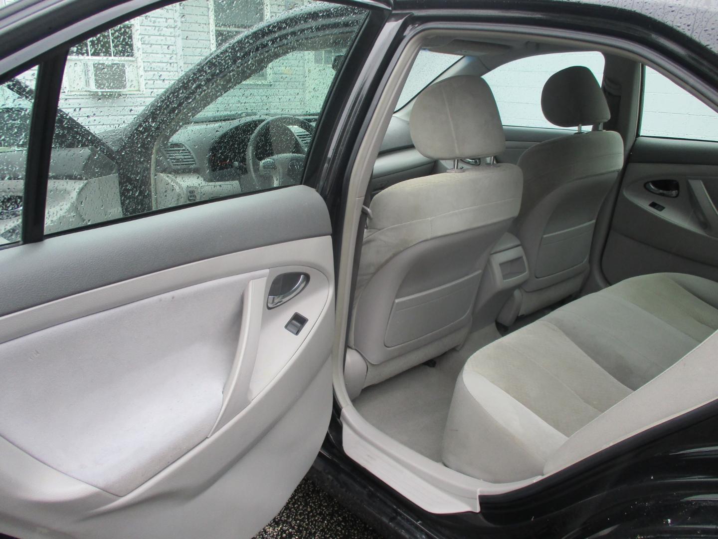 2007 BLACK Toyota Camry LE V6 (4T1BK46KX7U) with an 3.5L V6 DOHC 24V engine, 6-Speed Automatic Overdrive transmission, located at 540a Delsea Drive, Sewell, NJ, 08080, (856) 589-6888, 39.752560, -75.111206 - Photo#18